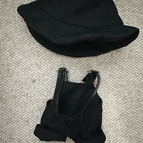 Labubu Outfit - Picture 3 of 3